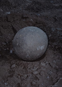a solit granit sphere used to crush rock